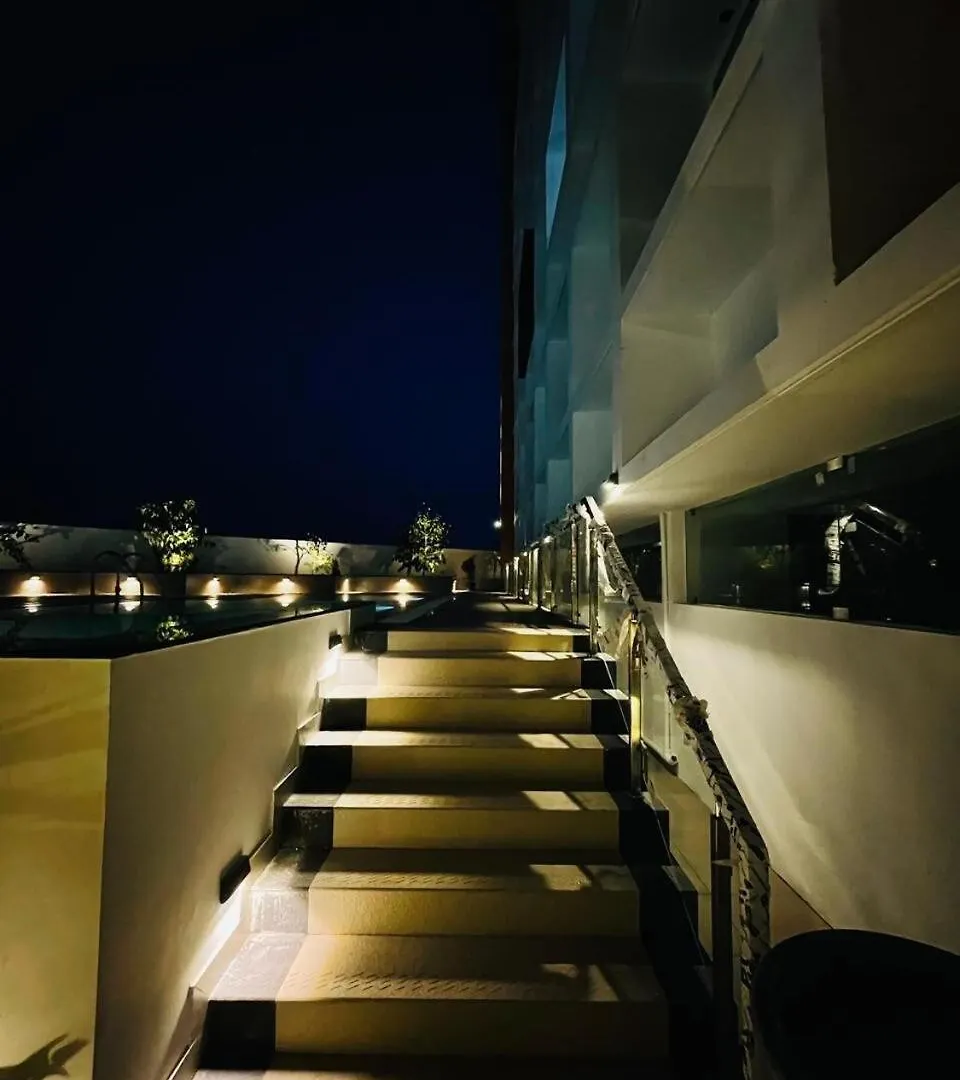 The Pink Luxe Apartment Thiruvananthapuram